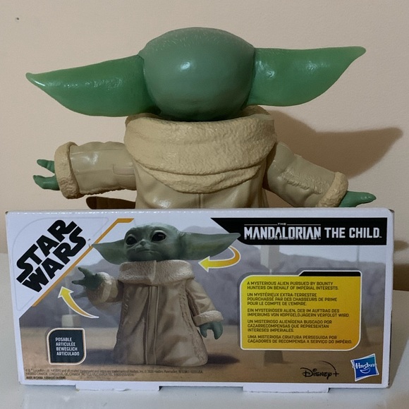Baby Yoda Mandalorian toy - Picture 3 of 5
